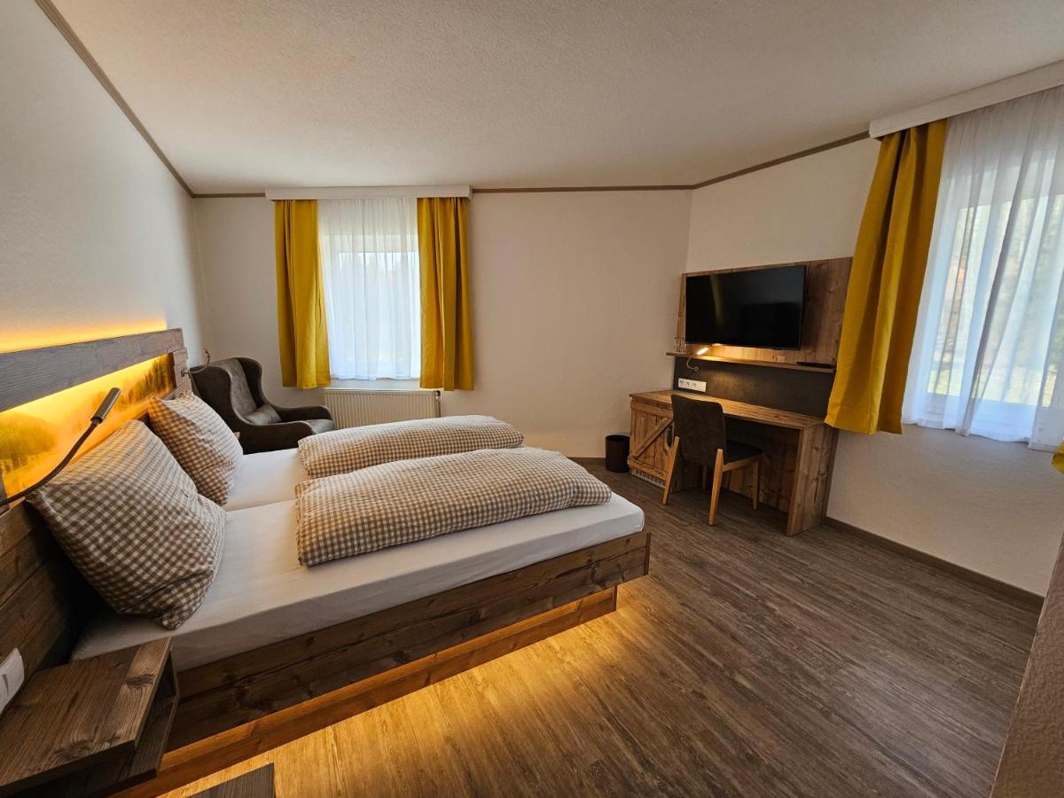 Hotel-Landgasthof Ploss Schonwald  エクステリア 写真