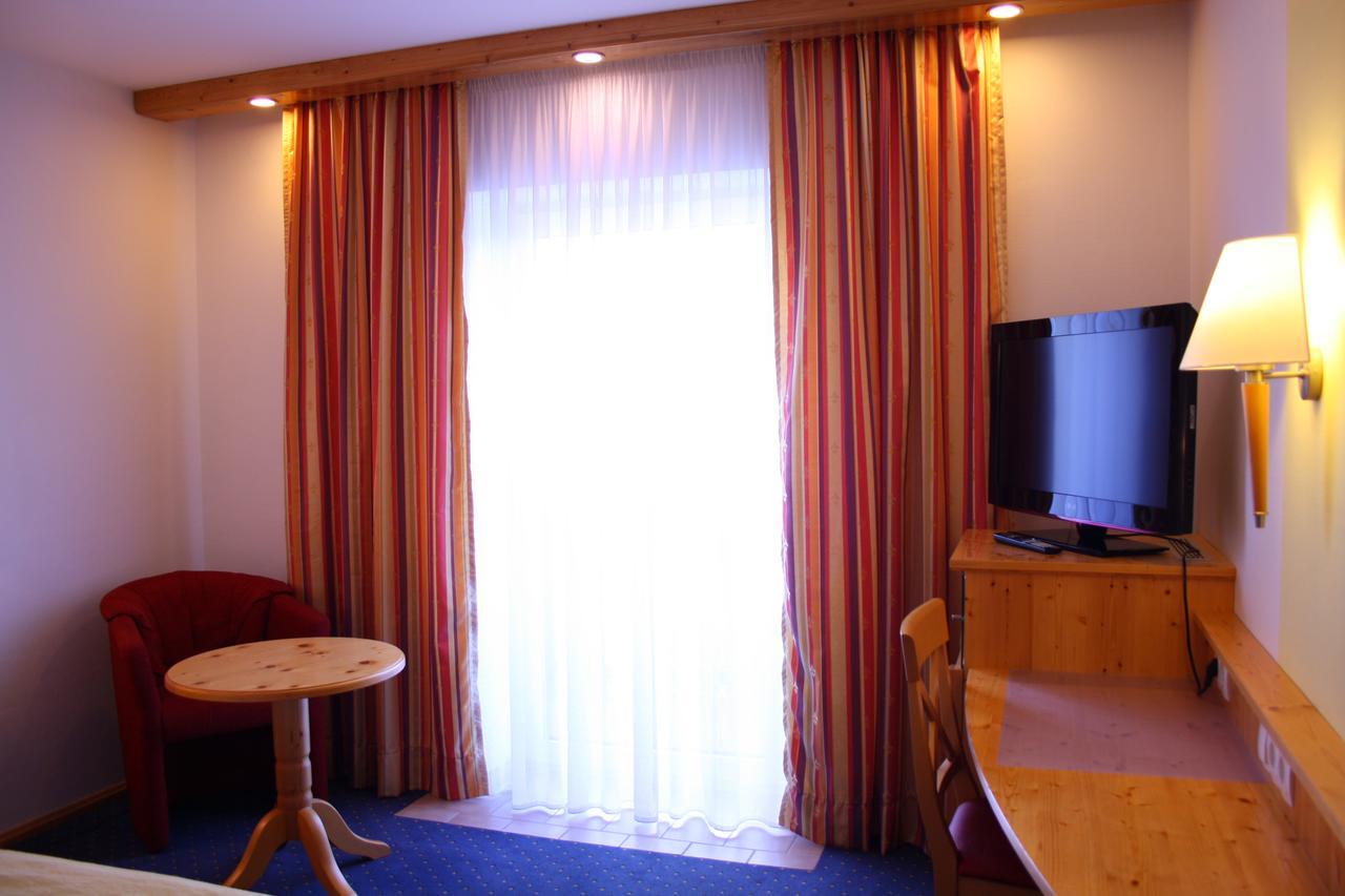Hotel-Landgasthof Ploss Schonwald  エクステリア 写真